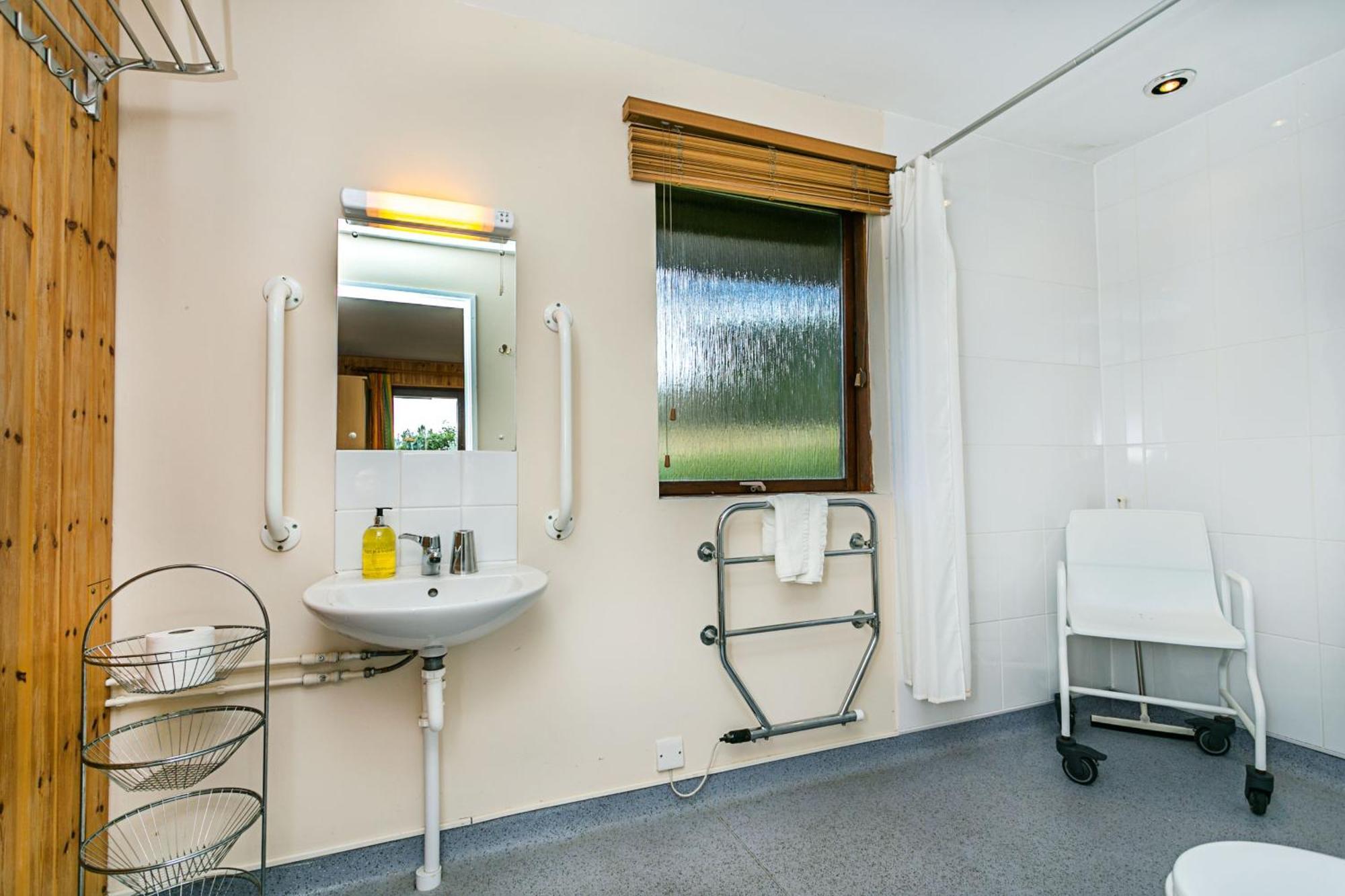 Laburnum Lodge Sleeps 6 Wheelchair Access Minehead Exterior photo