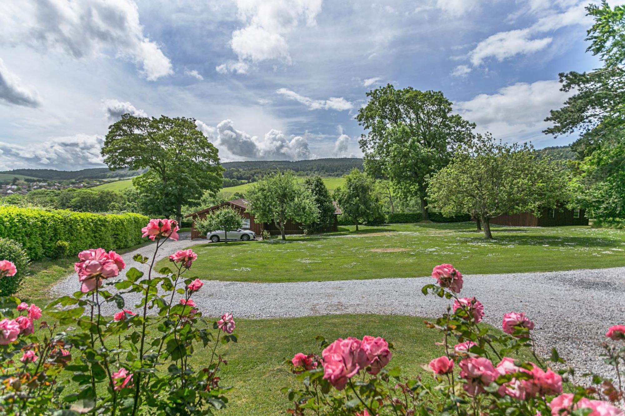 Laburnum Lodge Sleeps 6 Wheelchair Access Minehead Exterior photo
